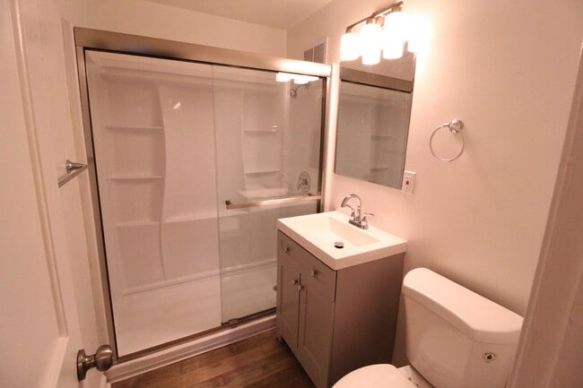 Building Photo - March FREE On This Updated 1 Bedroom 1 Bath Duplex in Navy Hill Area in Olathe