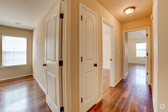 Building Photo - Tulsa Beauty Available Beginning of Januar...