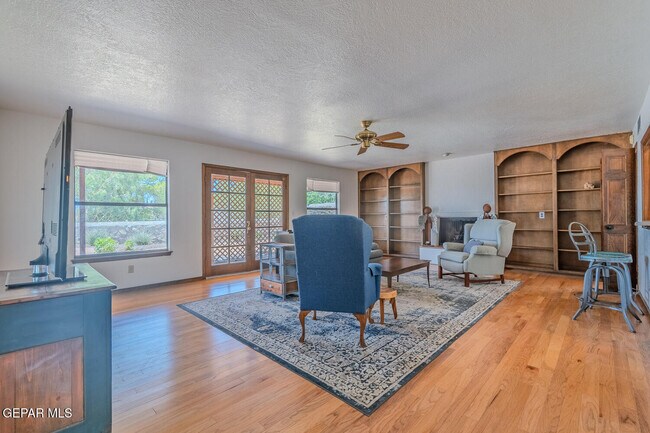 Building Photo - 6815 Villa Hermosa Dr