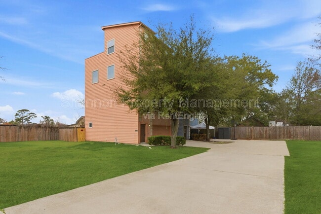 Building Photo - 408 Eichwurzel Ln