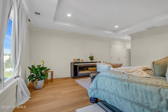 Building Photo - 243 Overbrook Ave