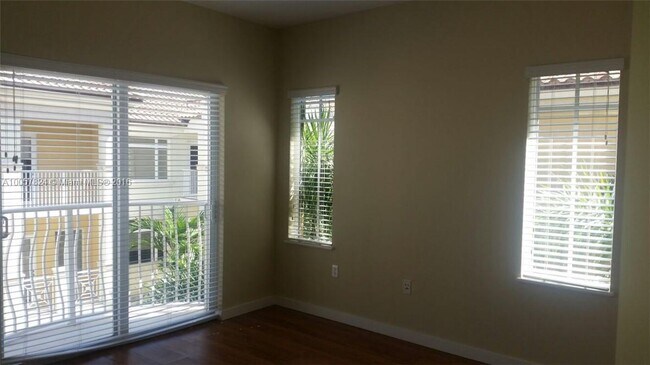 Building Photo - 18429 NE 28th Ave