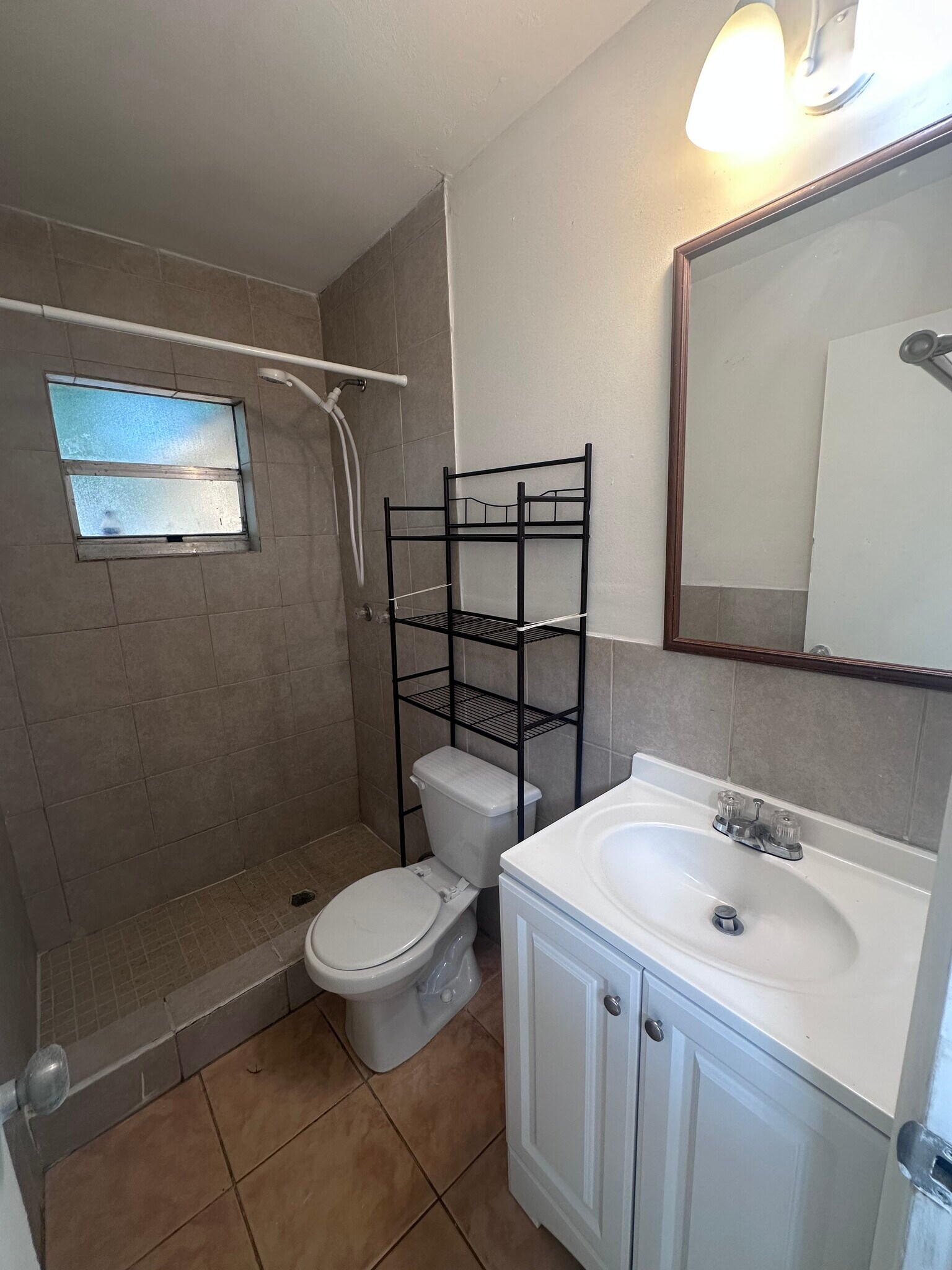 Building Photo - 1111 NE 204th Ter