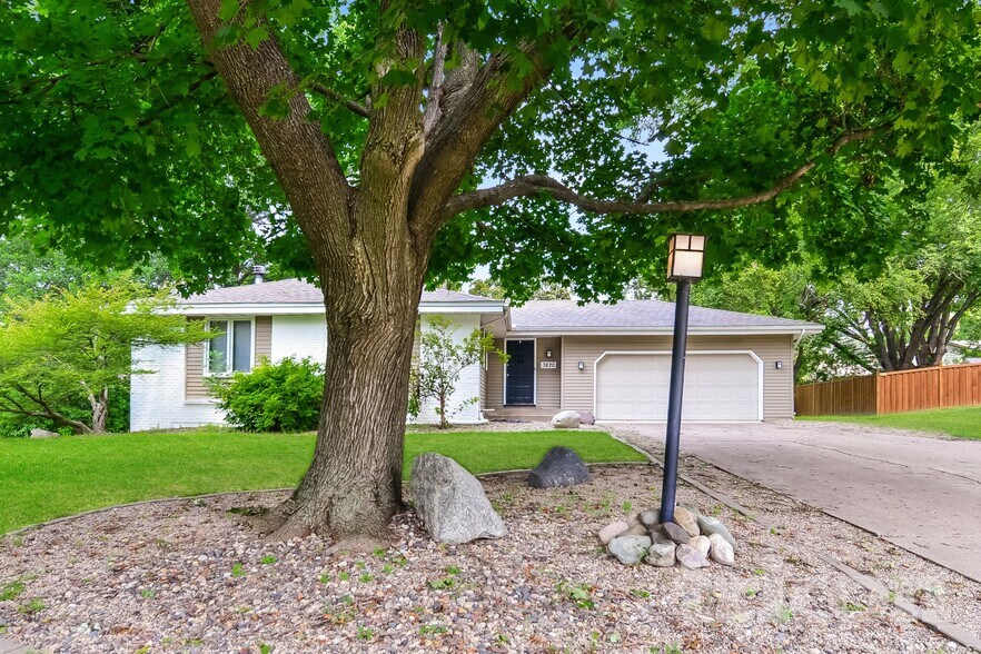 Primary Photo - 3820 Union Terrace Ln N