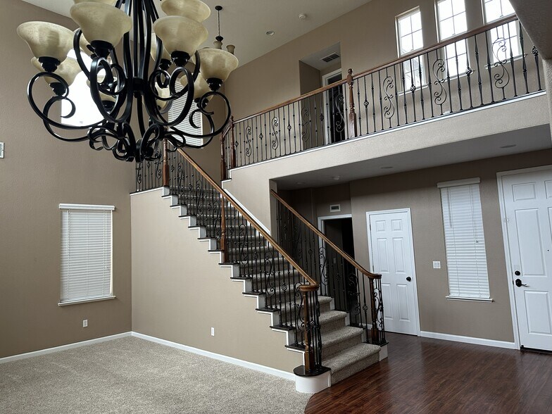 Building Photo - 5505 Claudied Way