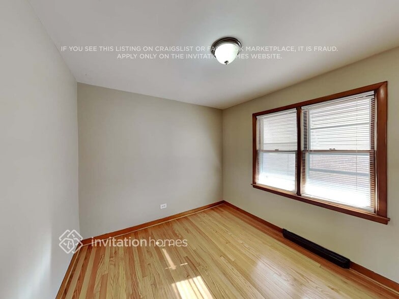 Building Photo - 8834 S Troy Ave