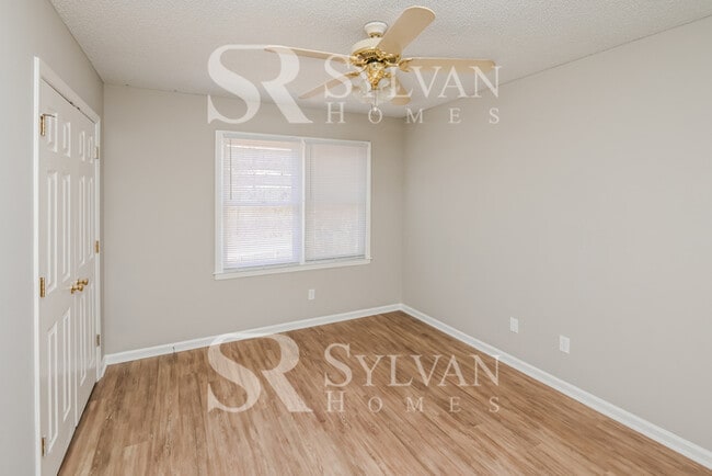 Building Photo - Lovely 3BR Colonial with Attached Garage!