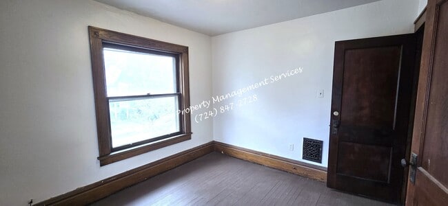 Building Photo - 180 Cedar Ave