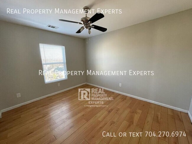 Building Photo - 15750 Normans Landing Dr