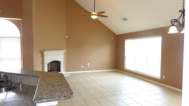 Building Photo - 21911 Canyonwood Park Ln