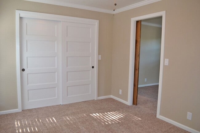 Building Photo - 15900B Matilija Dr