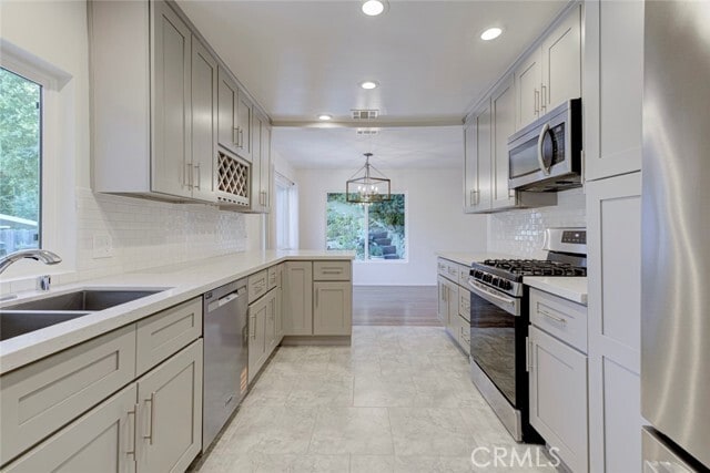 Building Photo - 3585 El Lado Dr
