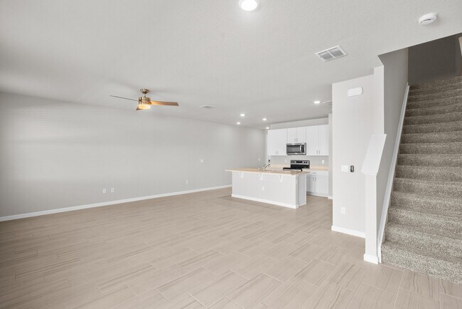 Building Photo - 5622 SE Edgewater Cir