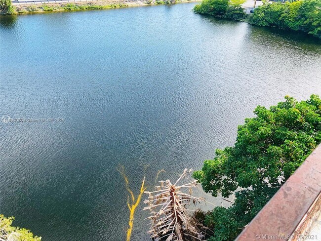 Primary Photo - 1325 W 68th St