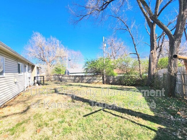 Building Photo - 3434 SW Clare Ave