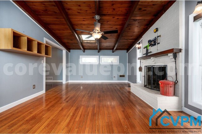 Building Photo - 7425 Hickory Ln