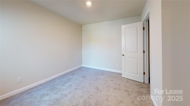 Building Photo - 2517 Greenmarket Dr