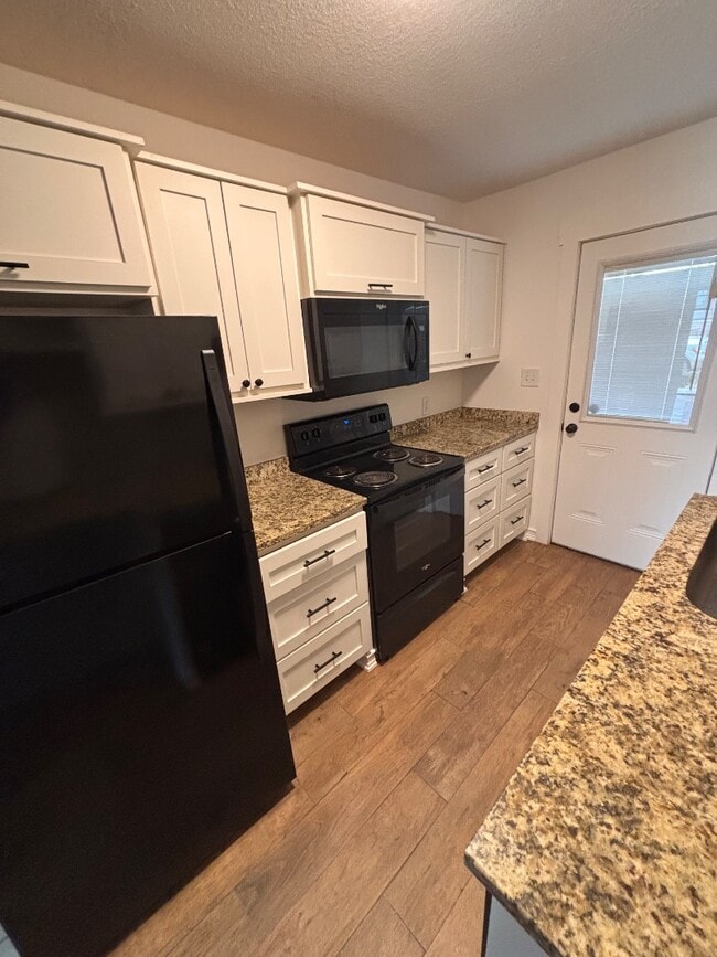 Building Photo - 408 S 3rd St