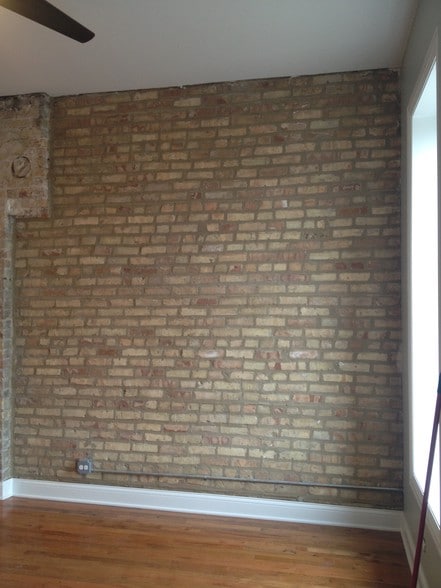 Building Photo - 903 W 35th St