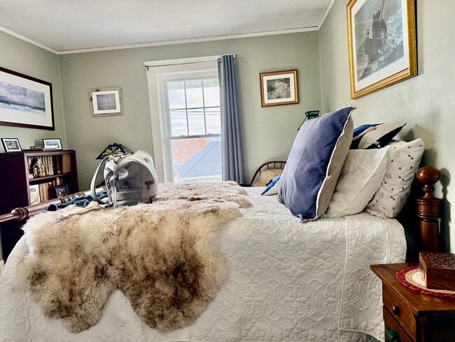 Building Photo - 740 Belmont St