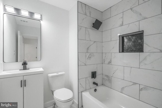 Building Photo - 6304 Juanita Ct