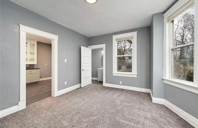 Building Photo - Beautiful Historic Home For Rent!
