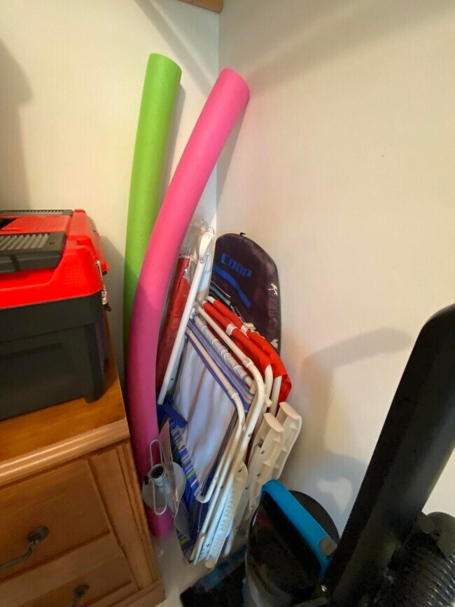 Building Photo - 72 Newport D