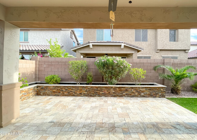 Building Photo - 118 E Canyon Way