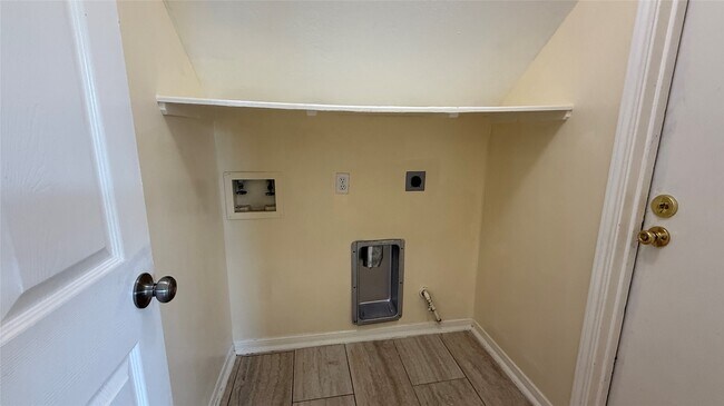 Building Photo - 7206 Bethany Bay Dr