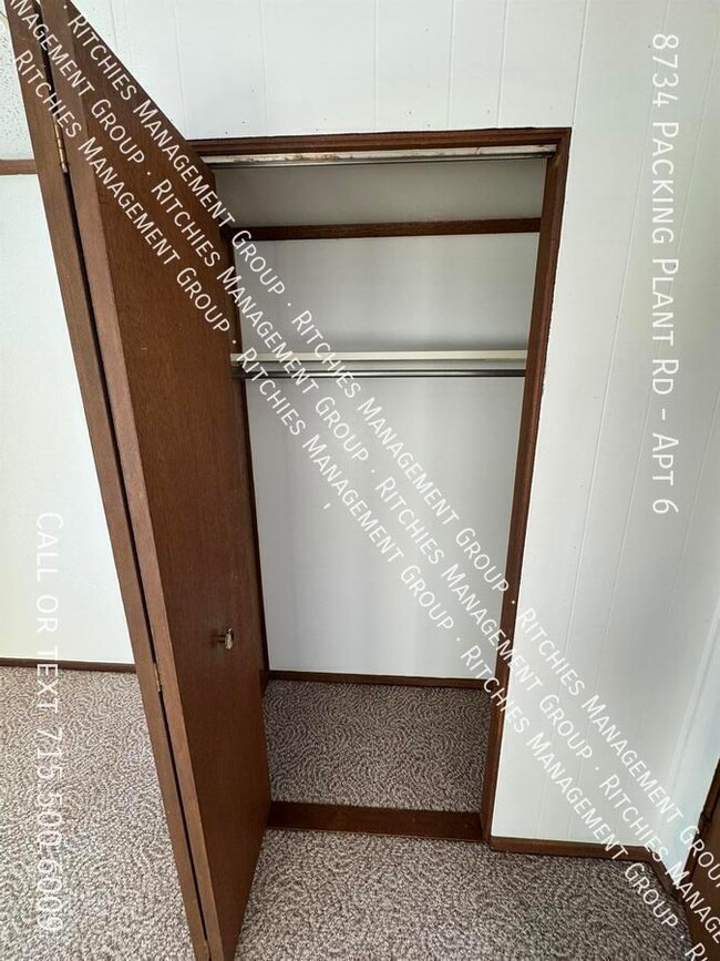 Building Photo - 8734 Packing Plant Rd