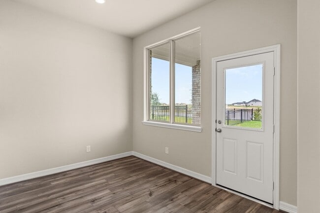 Building Photo - 27302 Blue Sand Dr