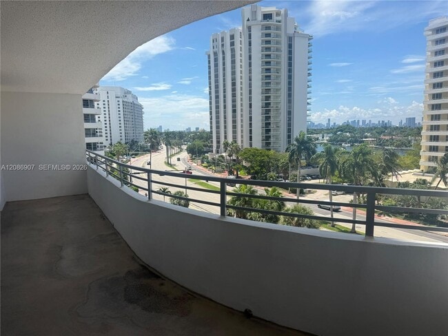 Building Photo - 5555 Collins Ave