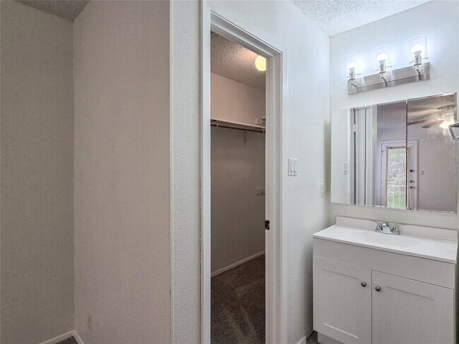 Building Photo - 8418 Fathom Cir