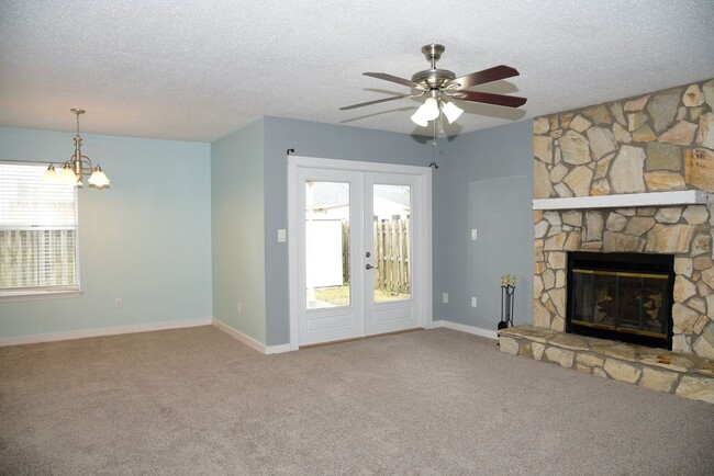 Building Photo - Cozy and Convenient Home in Niceville!