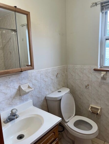 Building Photo - 41 Cleveland Ave