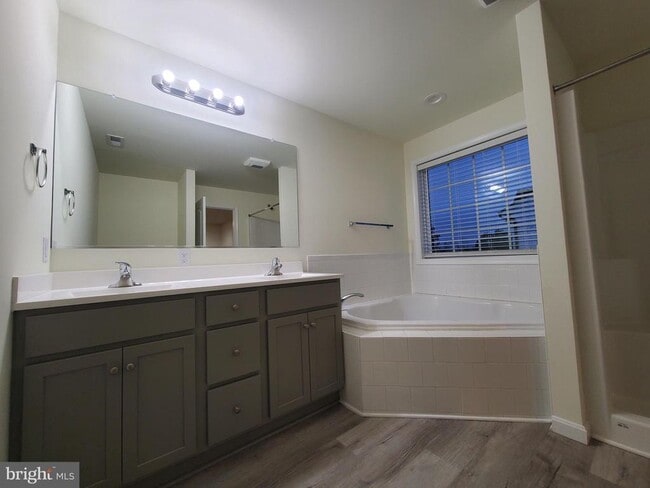 Building Photo - 192 Cilento Dr