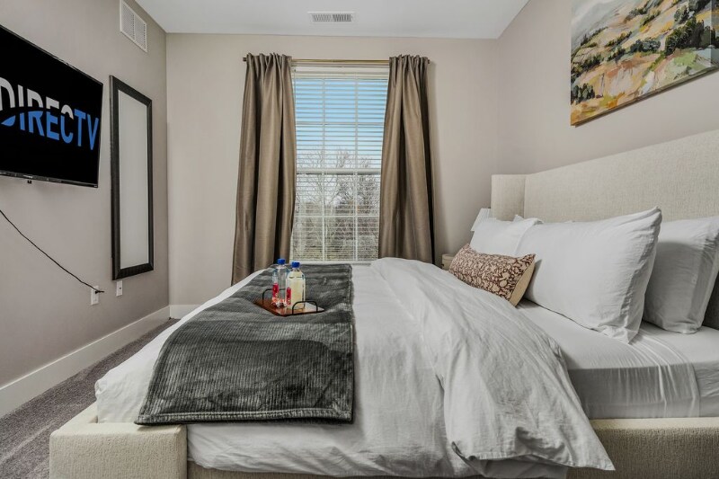 Building Photo - 65 S Washington Ave