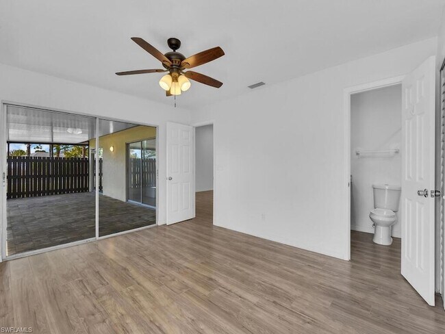 Building Photo - 5620 Foxlake Dr
