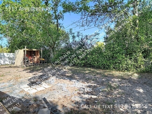 Building Photo - 5913 Appletree Rd