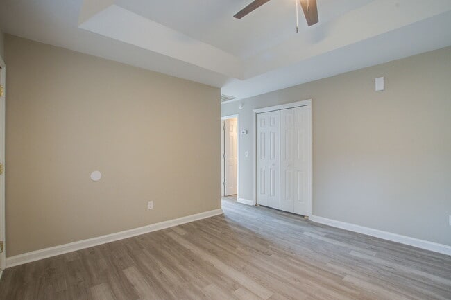 Building Photo - 9621 N Cardinal Dr