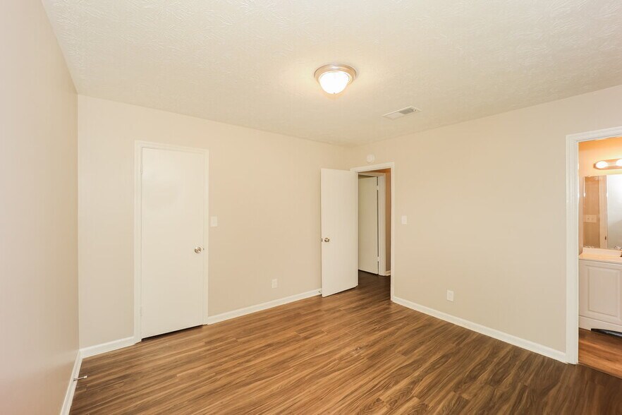 Building Photo - 156 Meadowlark Ln