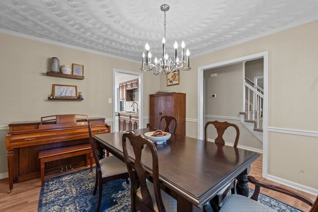 Building Photo - Spacious 4-Bed, 3-Bath Home in Virginia Beach!