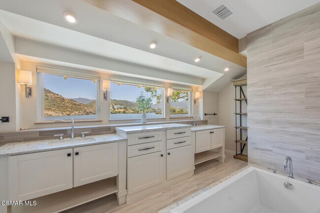 Building Photo - 800 Lake Sherwood Dr