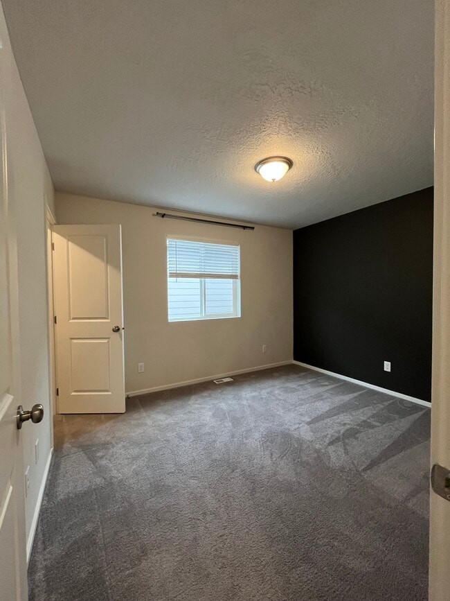 Building Photo - 4501 W Bedford Ave