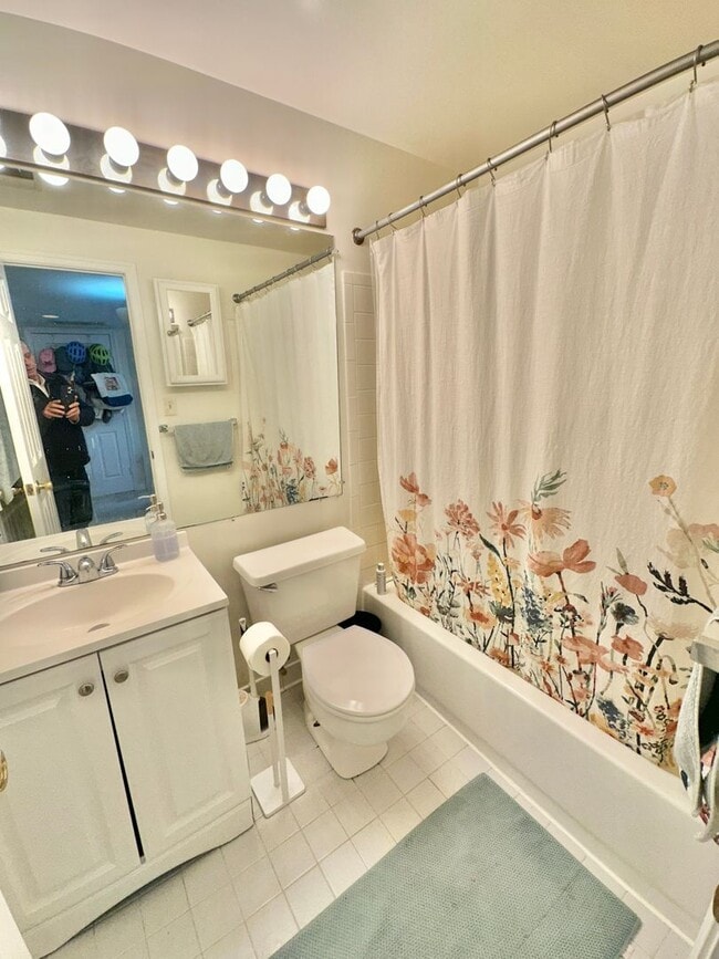 Building Photo - Château Living in this Dupont Circle Delightful Studio- Blocks from the Metro!