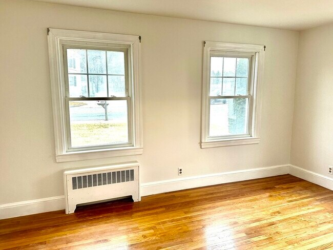 Building Photo - 365 N Bedford St