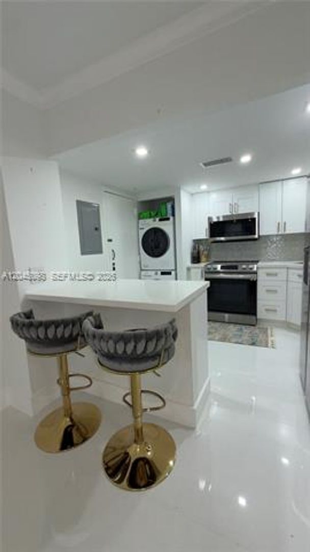 Building Photo - 2333 Brickell Ave