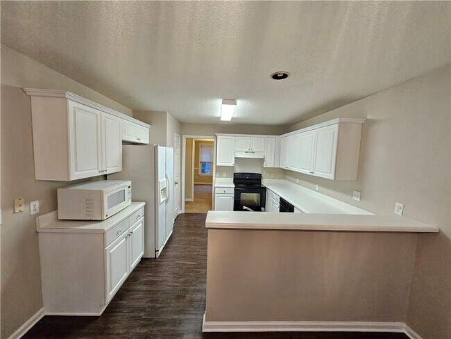 Building Photo - 144 Hunters Trce