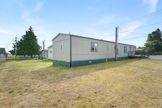 Building Photo - 110 W Veterans Ave