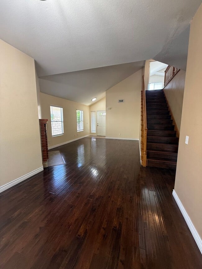 Building Photo - 3073 Lamplighter St